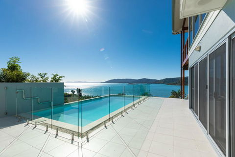 Botanica Breezes Whitsunday - Surfers Gold Coast 1