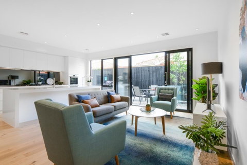 Boutique Stays - Murrumbeena Place 2 - Surfers Gold Coast 1