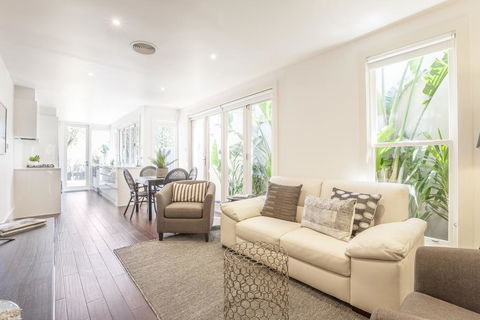 Boutique Stays - South Yarra Lane - Surfers Gold Coast 0