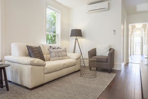 Boutique Stays - South Yarra Lane - Surfers Gold Coast 2
