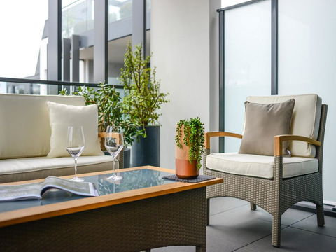 Boutique Stays - The Lincoln, South Yarra Apartment - Surfers Gold Coast 2
