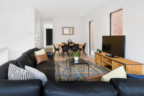 Boutique Stays-Murrumbeena Place 1 - Surfers Gold Coast 2