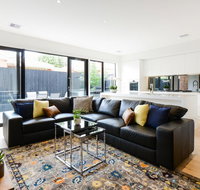 Boutique Stays-Murrumbeena Place 1 - Surfers Gold Coast
