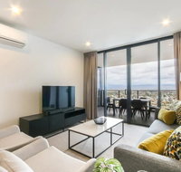 Brand New 2 Bedroom Unit With Amazing Hinterland Views - Surfers Gold Coast