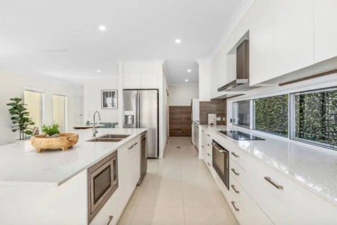 Brand New PRIZE HOME 50m Path To Beach - Surfers Gold Coast 1