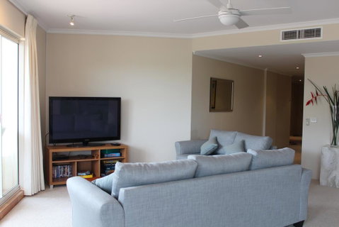 Breakwater 102 - Shoal Bay - Surfers Gold Coast 2
