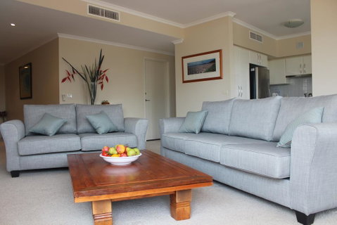 Breakwater 102 - Shoal Bay - Surfers Gold Coast 1