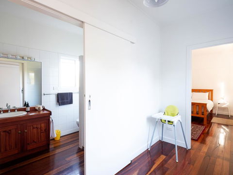 Bridle Guesthouse - Surfers Gold Coast 3
