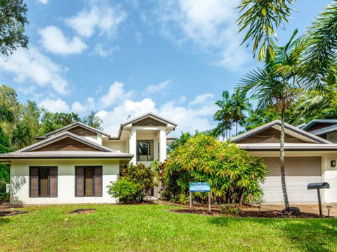 Brindabella - Palm Cove - Surfers Gold Coast 0