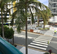 Broadbeach Private Apt with CHA - Surfers Gold Coast