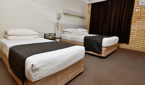 Burke And Wills Motor Inn - Surfers Gold Coast 3