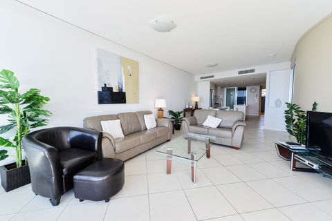 C Bargara Resort - Surfers Gold Coast 1