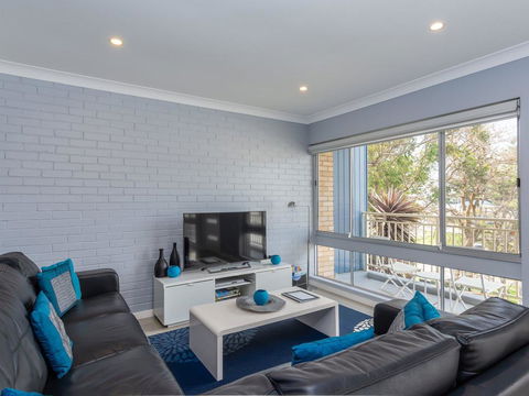 C'VU Kiama - Surfers Gold Coast 3