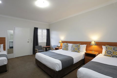 Cadman Motor Inn And Apartments - Surfers Gold Coast 2