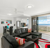 Cairns Luxury Seafront Apartment - Surfers Gold Coast