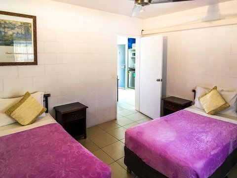 Cairns New Chalon - Surfers Gold Coast 2