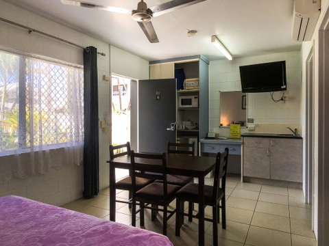 Cairns New Chalon - Surfers Gold Coast 3