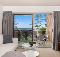 Camden House 2 - Surfers Gold Coast