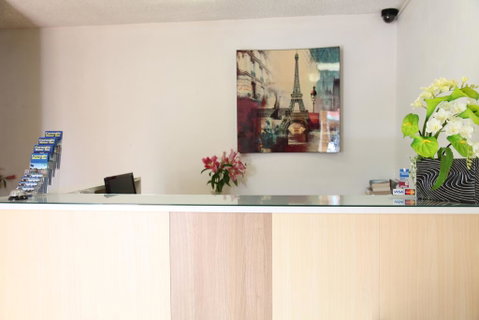 Carnegie Motor Inn - Surfers Gold Coast 2