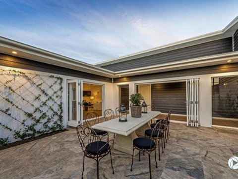 Casa Royale - Surfers Gold Coast 2