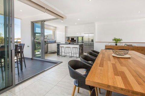 CASABLANCA - DROMANA - Surfers Gold Coast 1