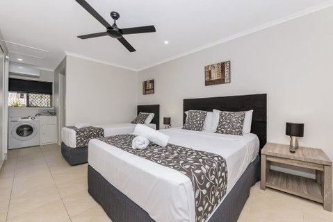 Cascade Motel In Townsville - Surfers Gold Coast 1