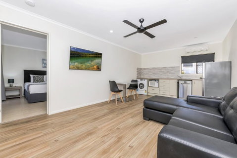 Cascade Motel In Townsville - Surfers Gold Coast 2