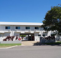 Castle Crest Motel - Surfers Gold Coast