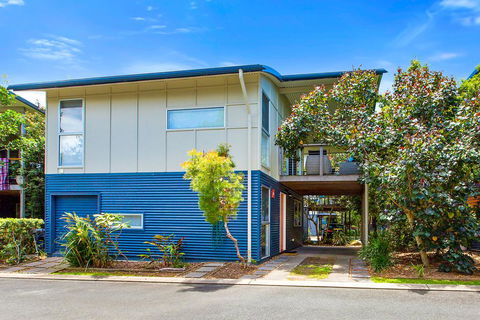 CASUARINA BEACH SHACKS 10 - Surfers Gold Coast 1