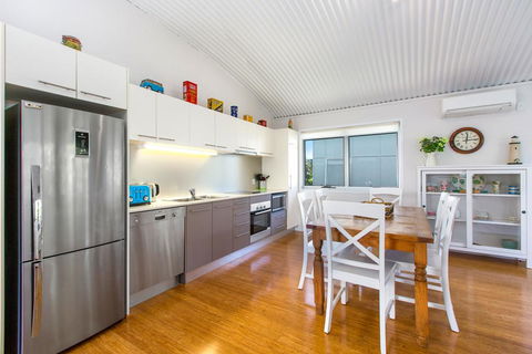CASUARINA BEACH SHACKS 10 - Surfers Gold Coast 2