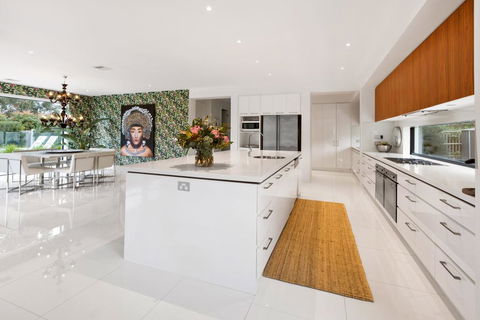CATALINA - MOUNT ELIZA - Surfers Gold Coast 3