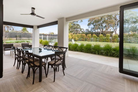 CATALINA - MOUNT ELIZA - Surfers Gold Coast 2