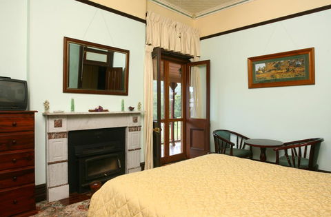 CBC Bed & Breakfast & Cafe - Surfers Gold Coast 0
