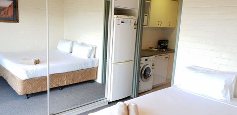 Cedarwood Apartments - Surfers Gold Coast 3