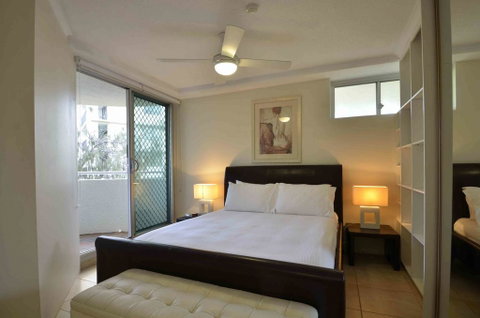 Chateau Royale Beach Resort - Surfers Gold Coast 2