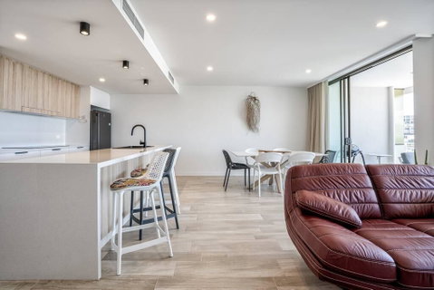Chic Getaway At The Cosmopolitan Cotton Tree - Surfers Gold Coast 1