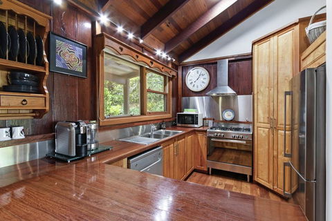 CHRISTOPHERS COTTAGE - Surfers Gold Coast 3