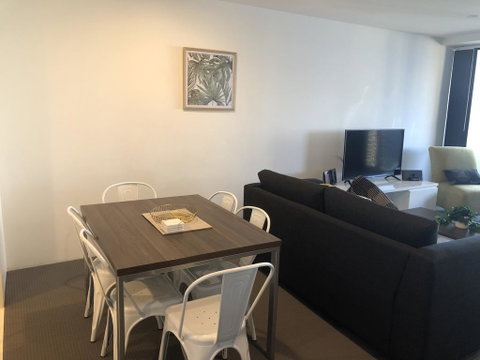 Circle On Cavill Ocean View - Surfers Gold Coast 3