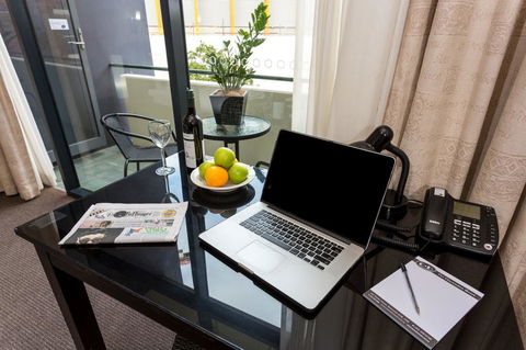 Clarendon Hotel - Surfers Gold Coast 2