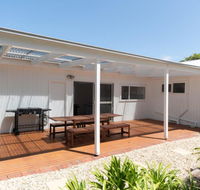 Classic Beach House in Rye - Surfers Gold Coast