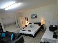 Cleveland BB - Private Studio Room