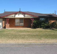 Close to Tea Gardens Waterfront - Surfers Gold Coast