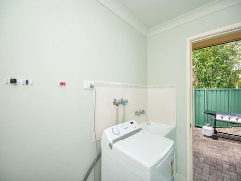 Close To Tea Gardens Waterfront - Surfers Gold Coast 2