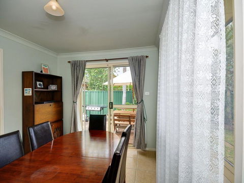 Close To Tea Gardens Waterfront - Surfers Gold Coast 1