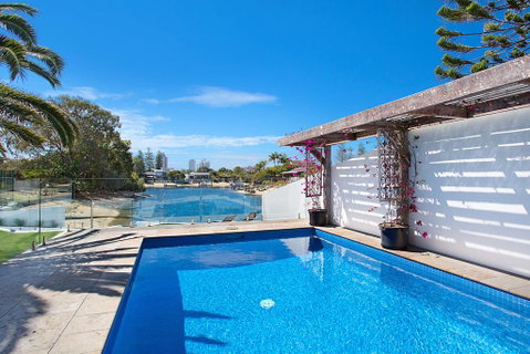 Coastal Elegance - Surfers Gold Coast 3