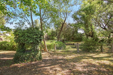 Colonial Inn Guest Rooms - Surfers Gold Coast 1