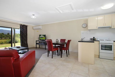 Colonial Inn Guest Rooms - Surfers Gold Coast 0