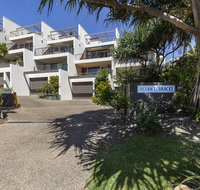 Comfortable  stylish with rooftop spa - Surfers Gold Coast