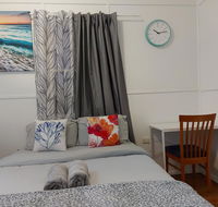 Comfortable Guest Room closes to Emerald CBD - Surfers Gold Coast
