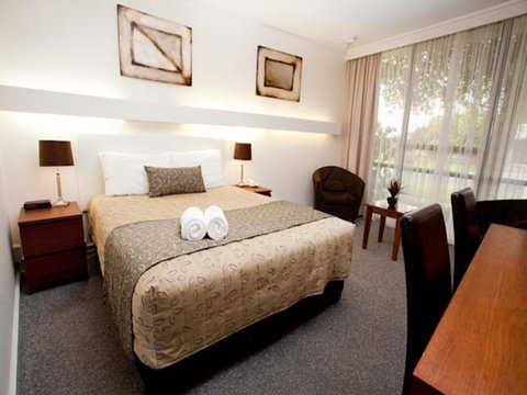 Connells Motel & Serviced Apartments - Surfers Gold Coast 2